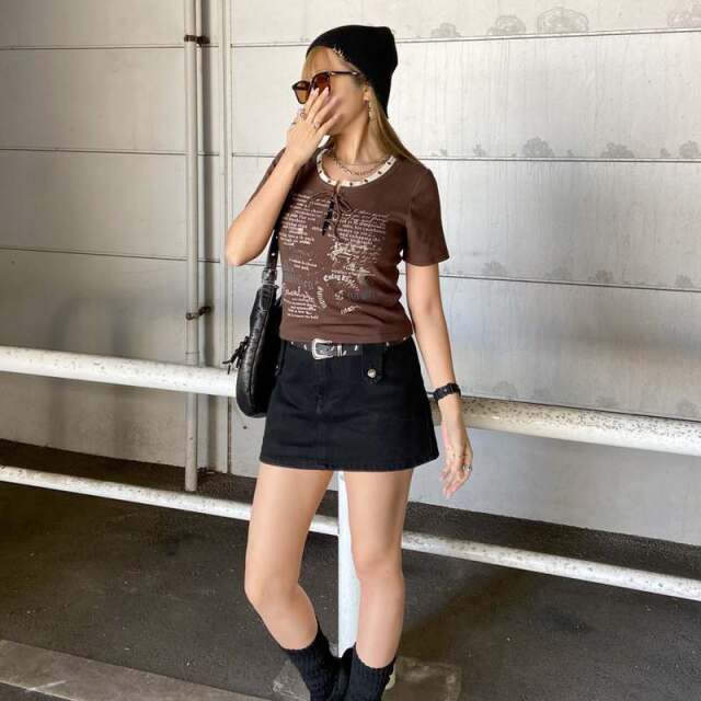 アンサンブル風ロゴレースアップTシャツ
