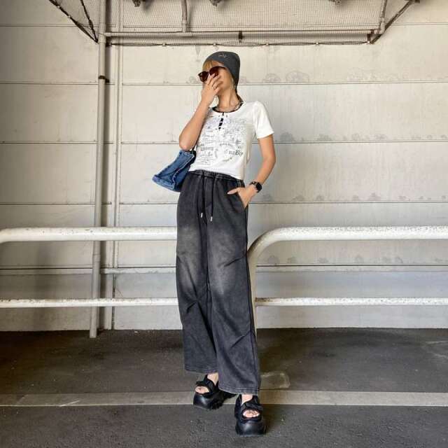 アンサンブル風ロゴレースアップTシャツ