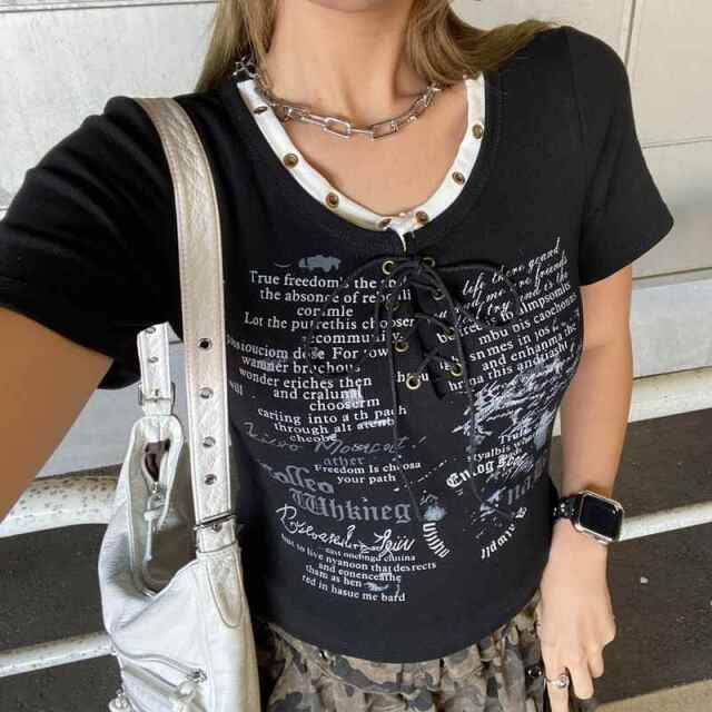 アンサンブル風ロゴレースアップTシャツ