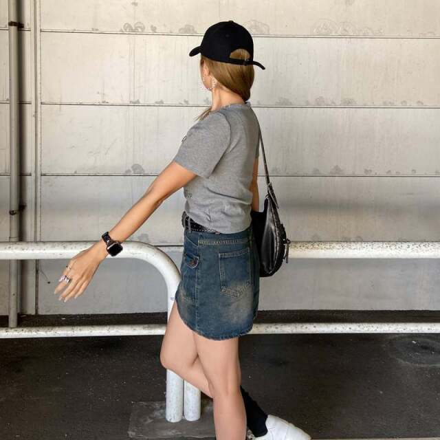 アンサンブル風ロゴレースアップTシャツ