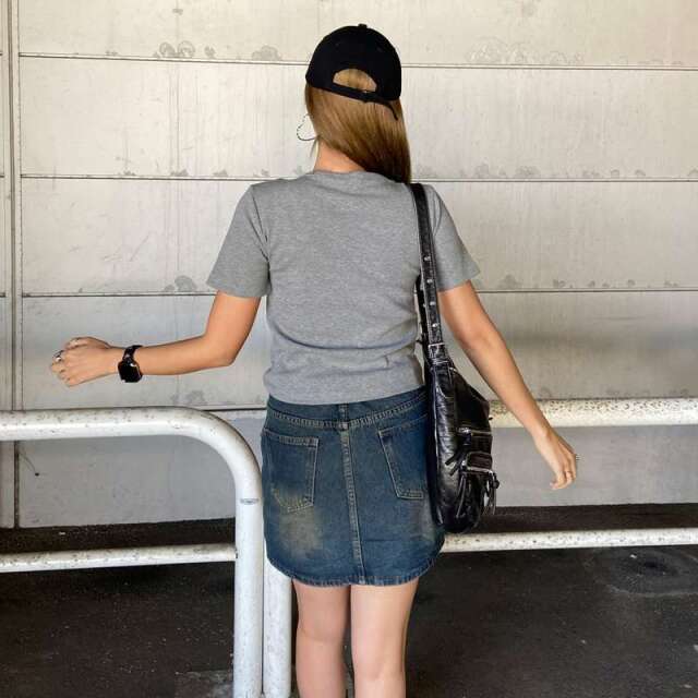 アンサンブル風ロゴレースアップTシャツ