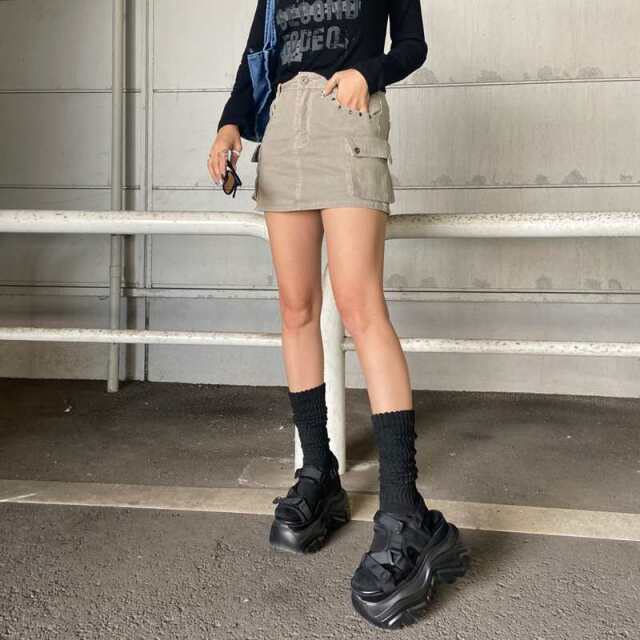 ハトメカーゴミニスカート
