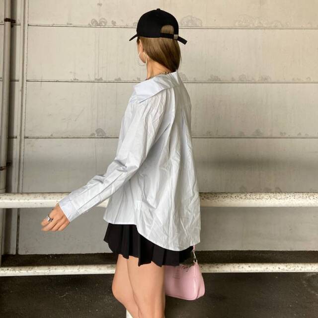 アンサンブル風ワンショルダーシャツ