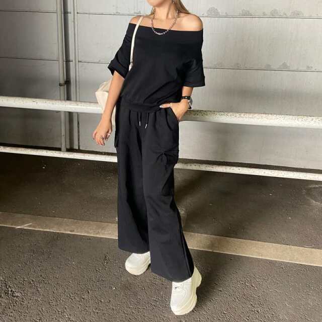 オフショルプルオーバー・カーゴパンツセットアップ