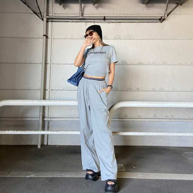 ウエストロゴワイドパンツ・Tシャツセットアップ