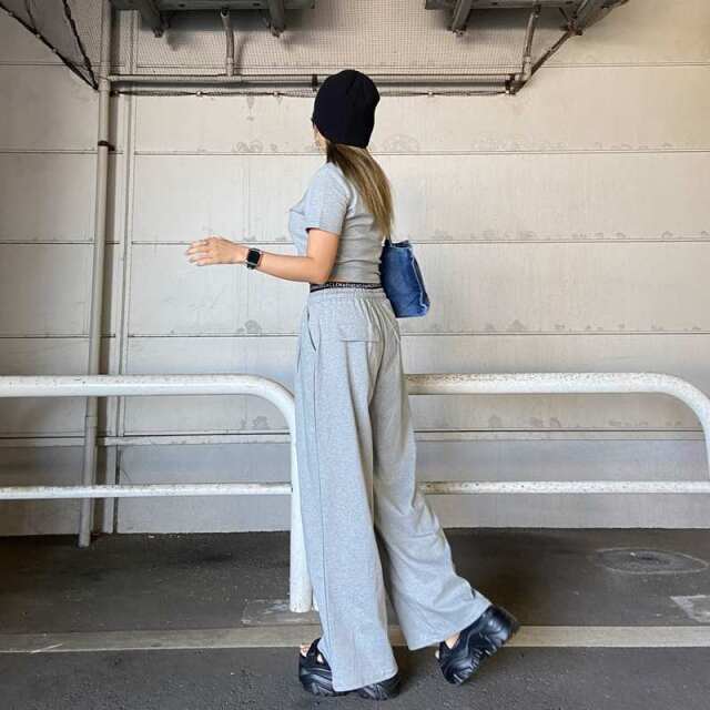 ウエストロゴワイドパンツ・Tシャツセットアップ
