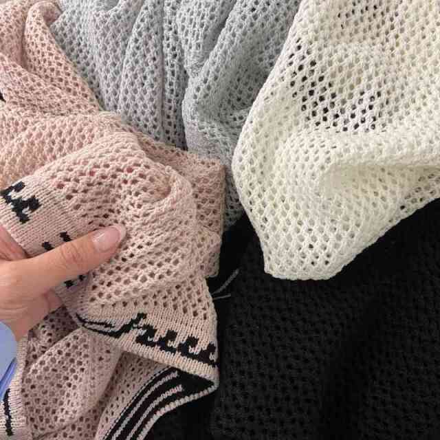 裾ロゴ透かし編フードプルオーバー