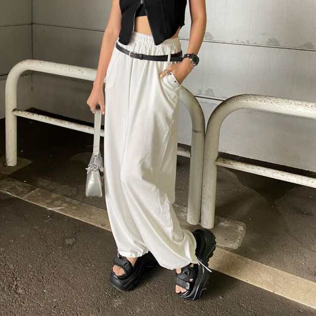 ベルト付きスタッズカットワイドパンツ