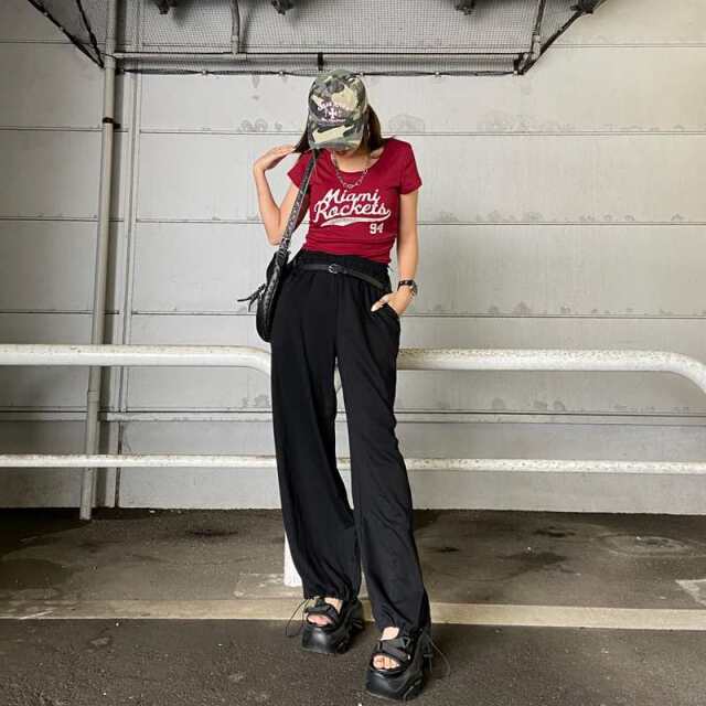 ベルト付きスタッズカットワイドパンツ