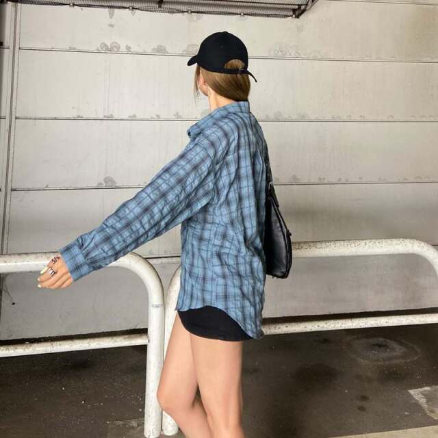 チェックシャツ