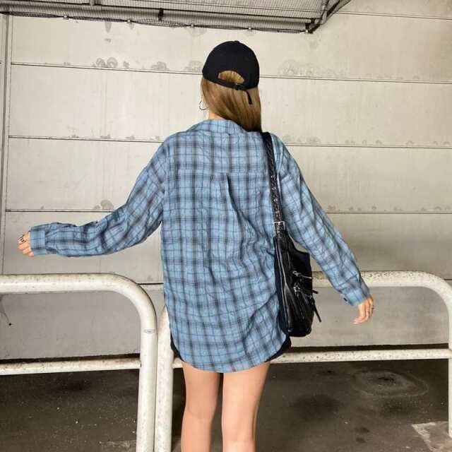 チェックシャツ