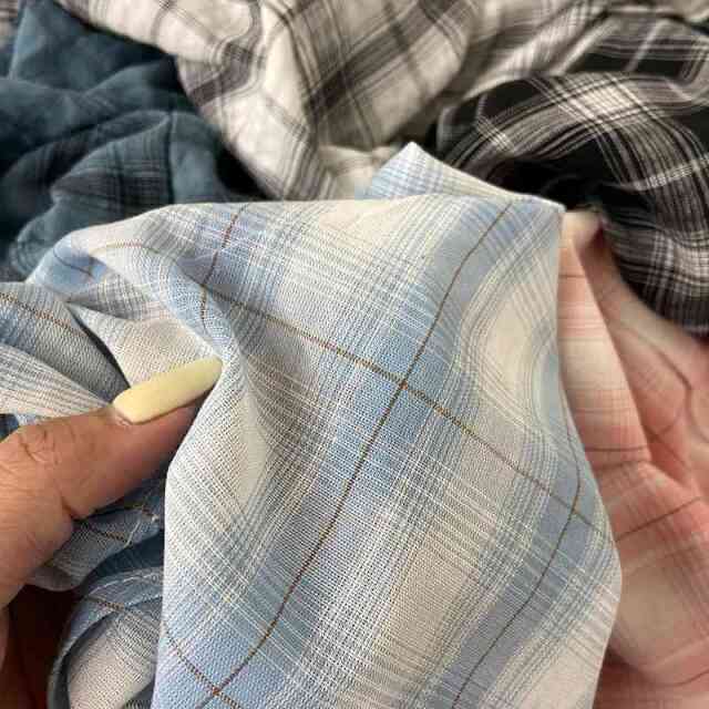 チェックシャツ