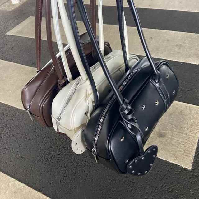 シルバーモチーフチャーム付きボストンバッグ