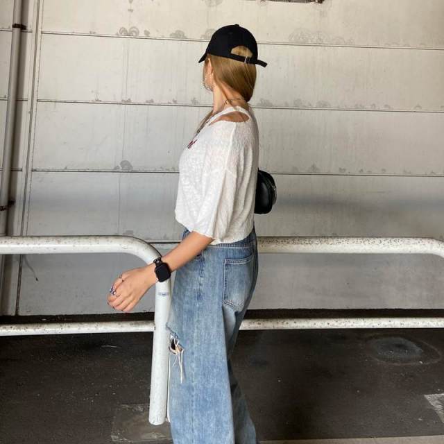 スラブカットショルダーロゴプルオーバー