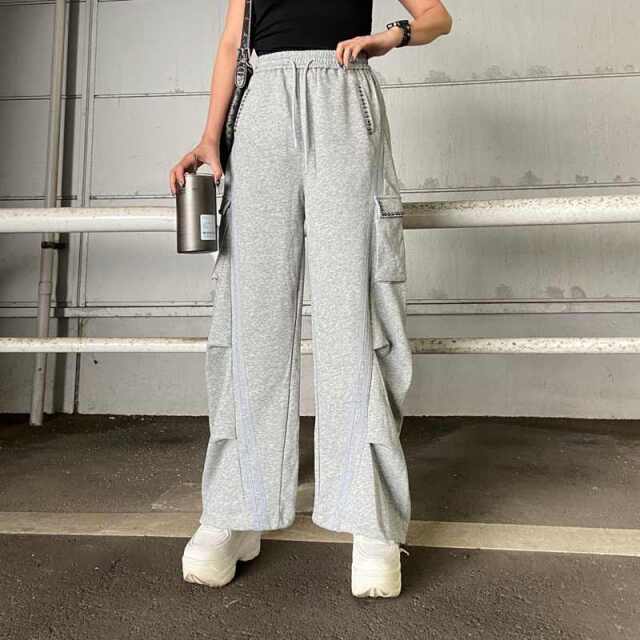 スタッズカーゴパンツ