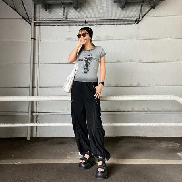 スタッズカーゴパンツ