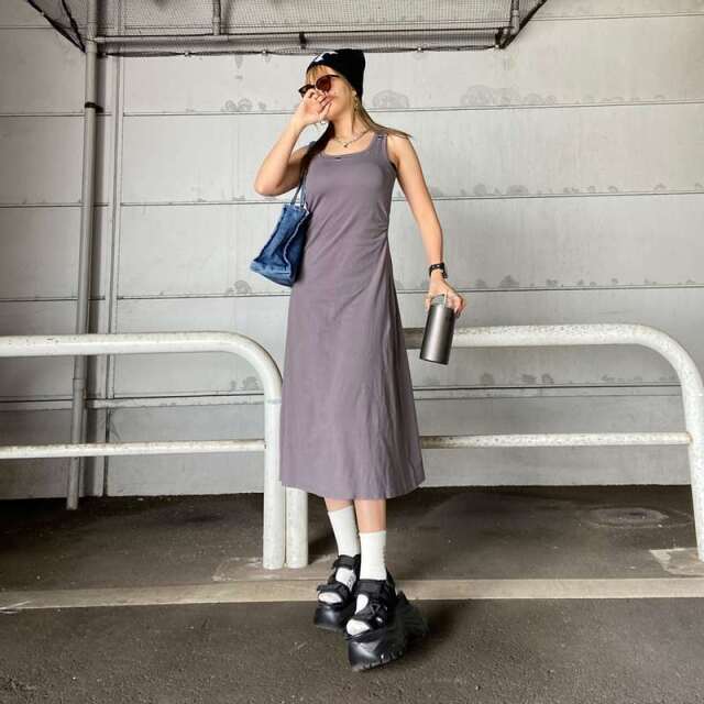 ハトメノースリーブワンピース