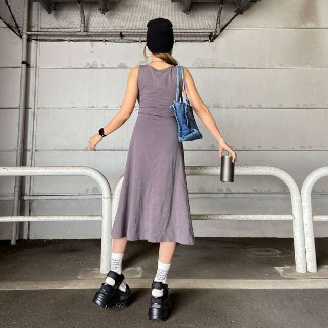 ハトメノースリーブワンピース