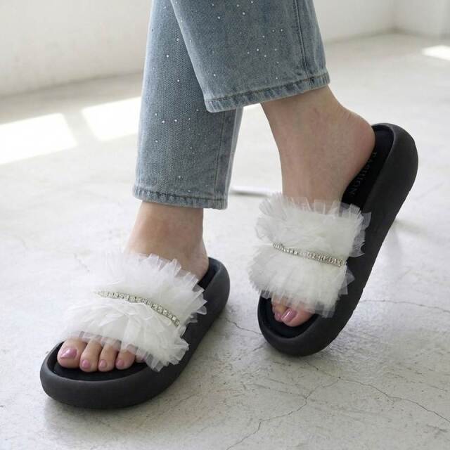 チュールサンダル