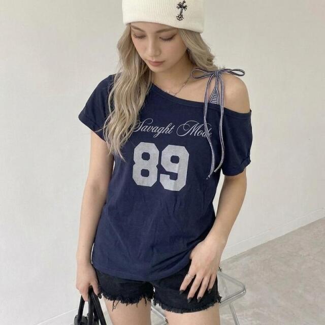 ナンバリングアンサンブル風トップス