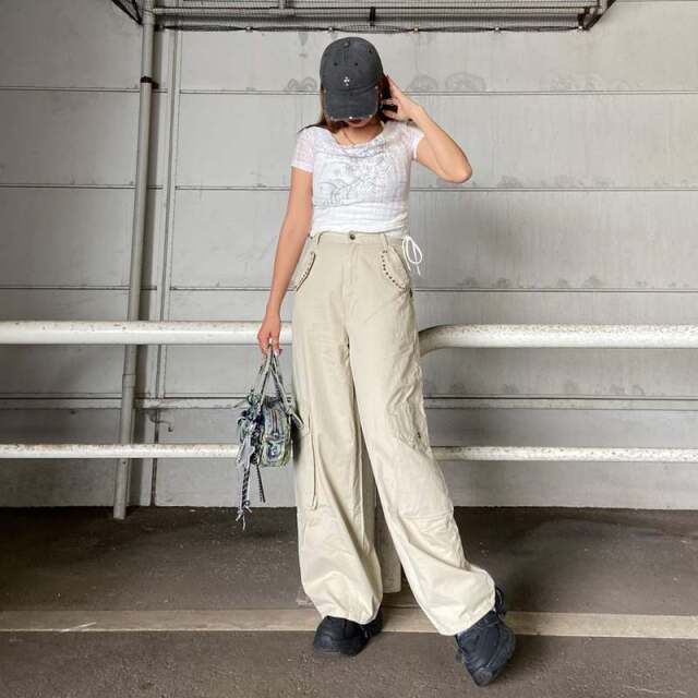 ボタンスタッズカーゴパンツ