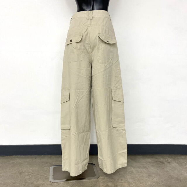 ボタンスタッズカーゴパンツ