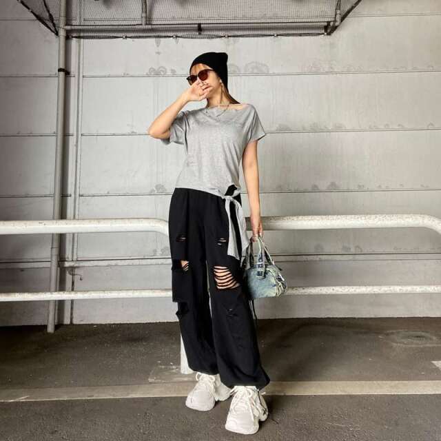 ストーン前しばりオフショルダートップス