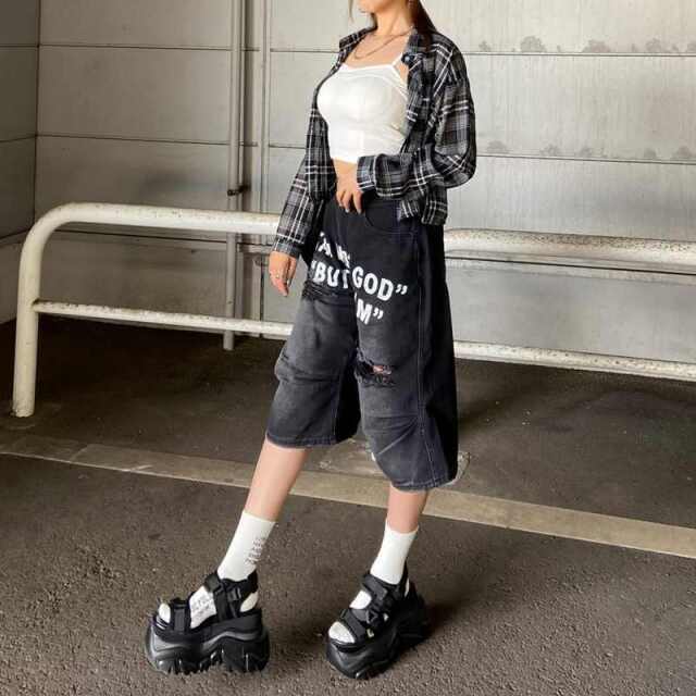 ロゴダメージハーフデニムパンツ