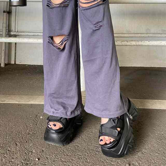 ダメージカットパンツ