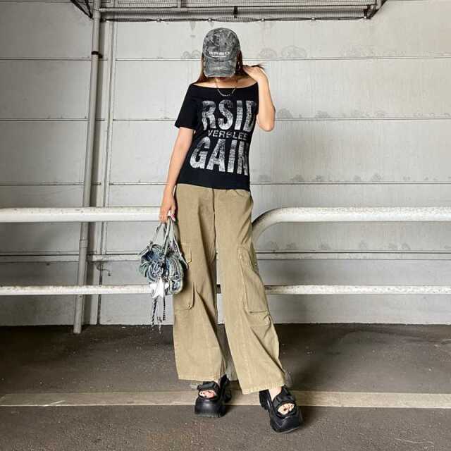 オフショルビッグロゴTシャツ