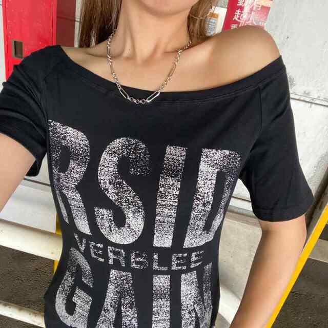 オフショルビッグロゴTシャツ