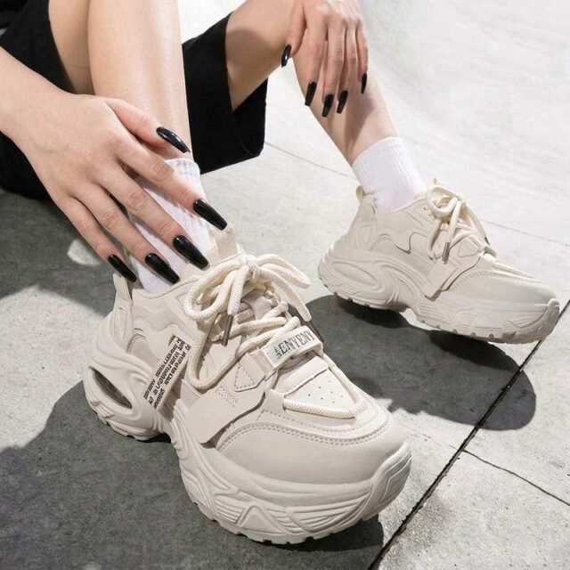 厚底エアー風スニーカー