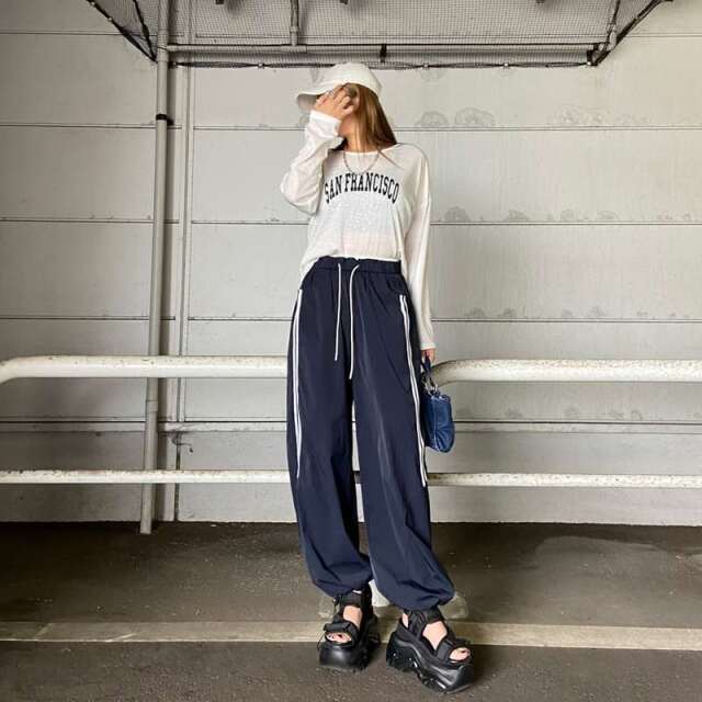 ライントラックパンツ