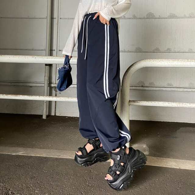 ライントラックパンツ