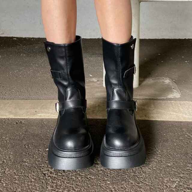 バックル厚底ブーツ