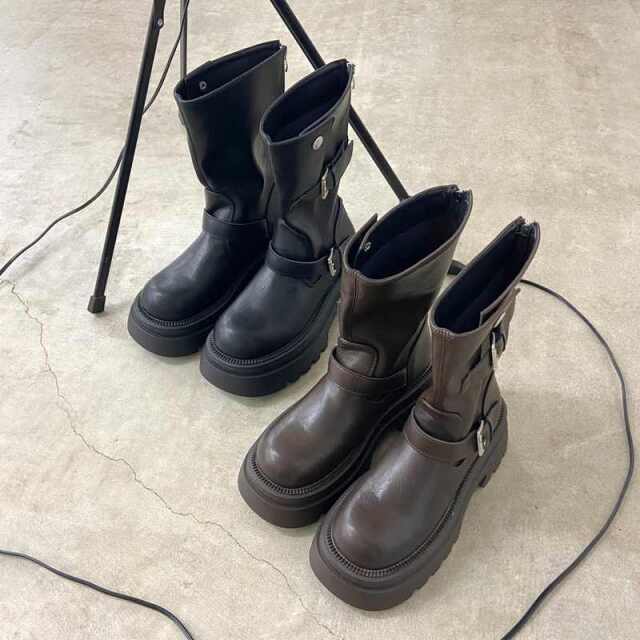 バックル厚底ブーツ