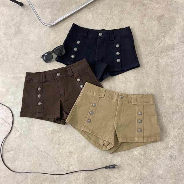 ボタンショートパンツ