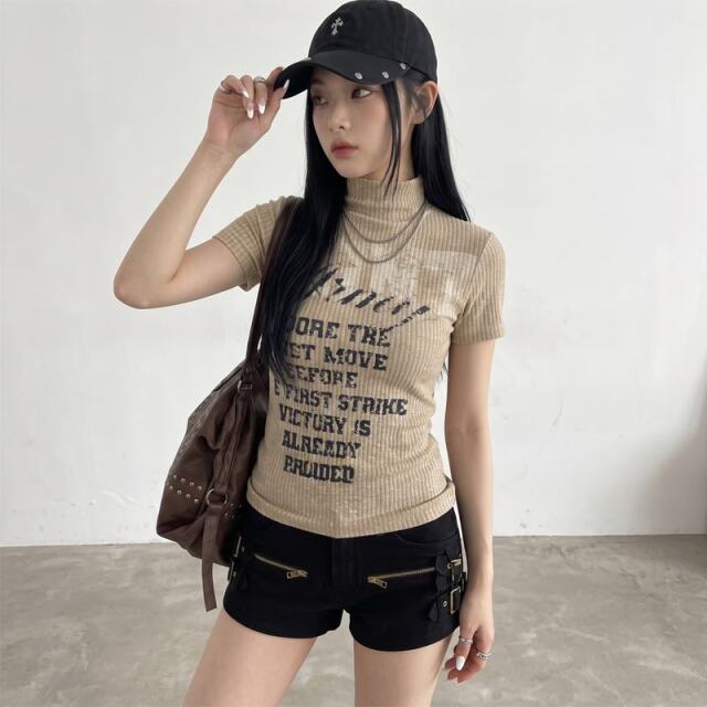 リブハイネックロゴトップス
