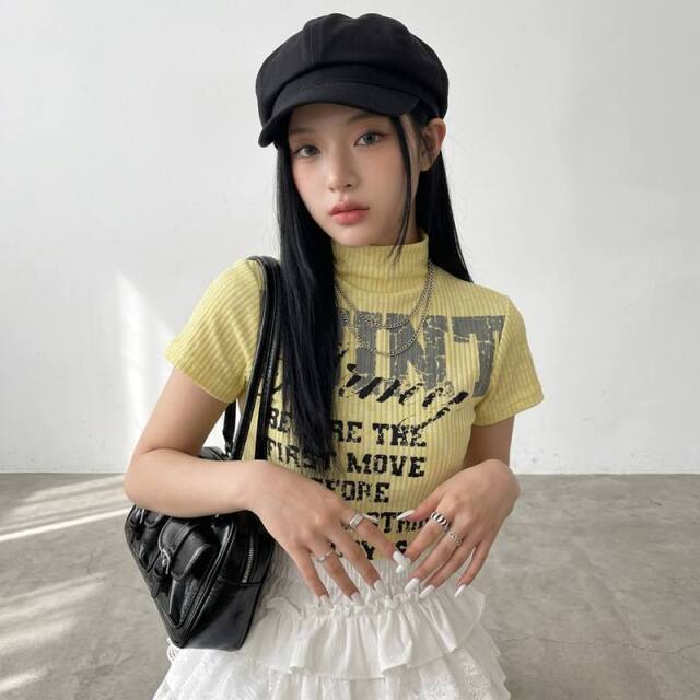 リブハイネックロゴトップス