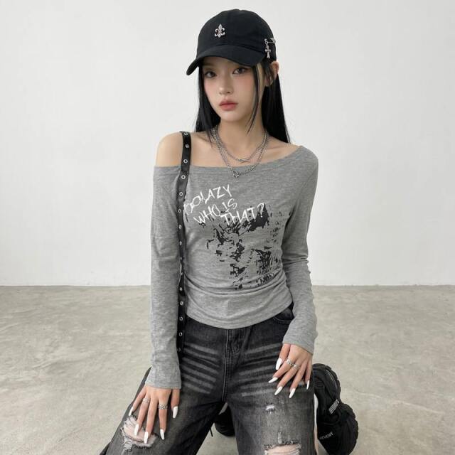 合成皮革肩ひもトップス