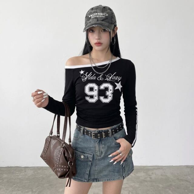 ラインオフショルダーTシャツ