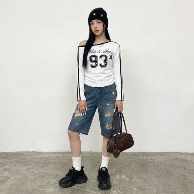 ラインオフショルダーTシャツ