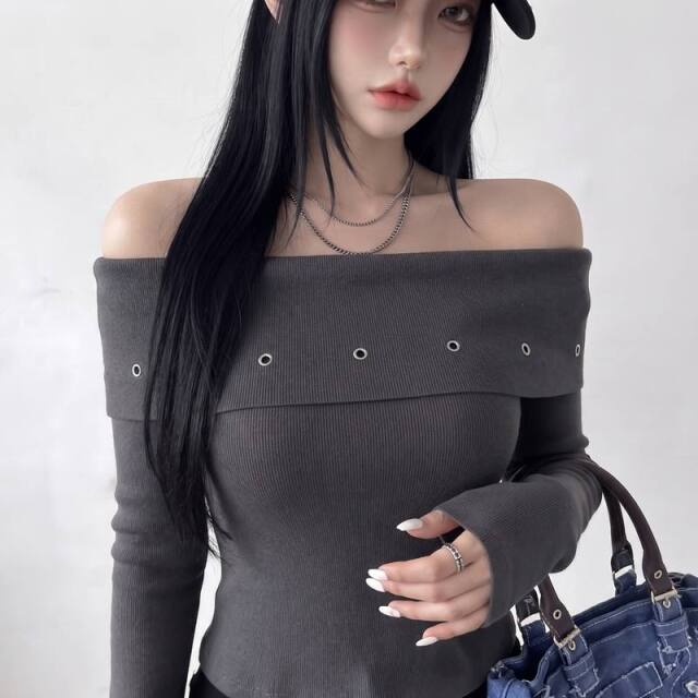 ハトメオフショルダープルオーバー