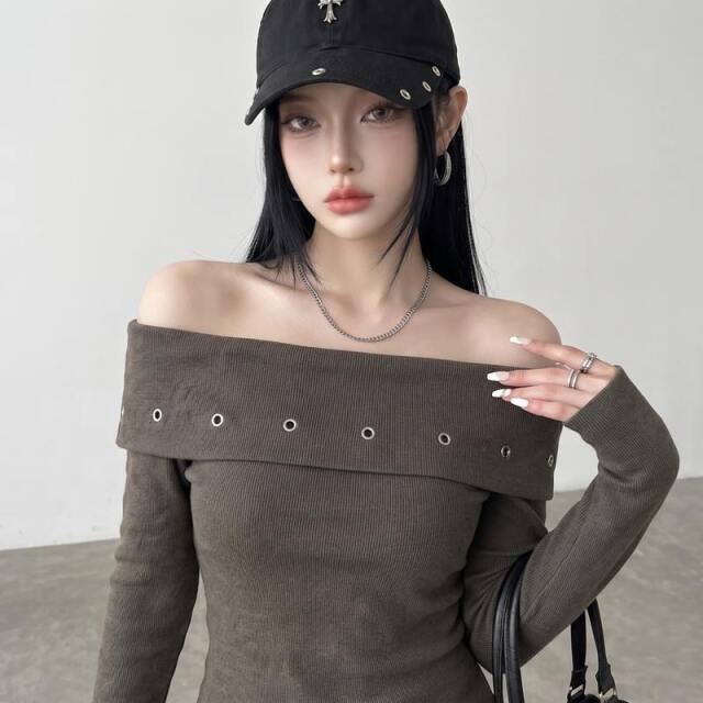 ハトメオフショルダープルオーバー