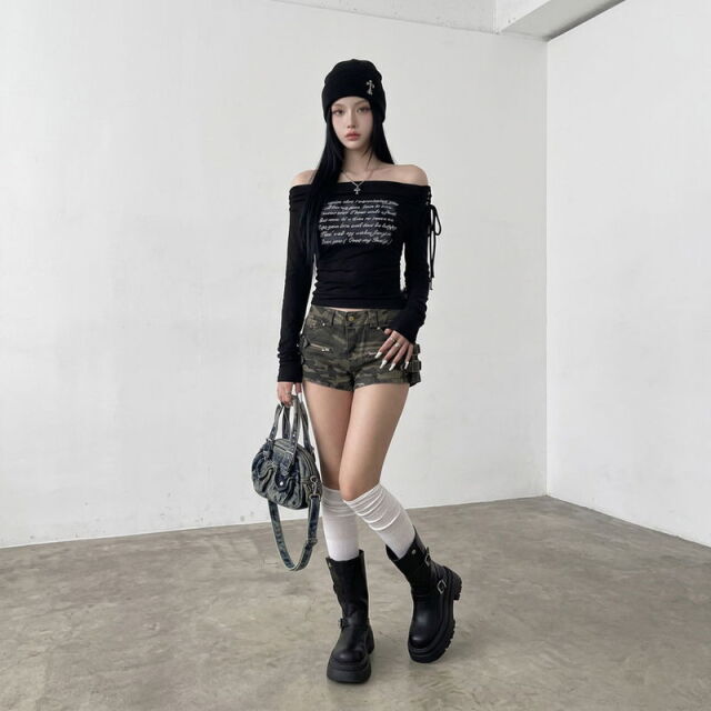 ロゴオフショルダースピンドルTシャツ