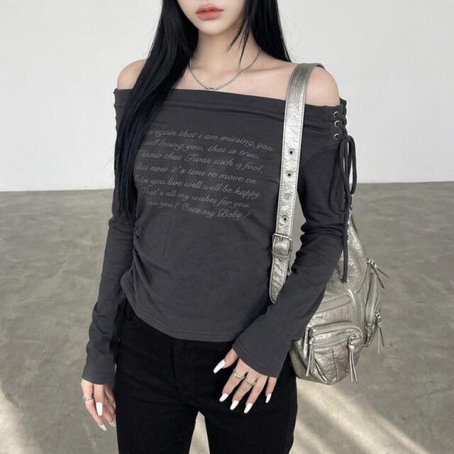 ロゴオフショルダースピンドルTシャツ