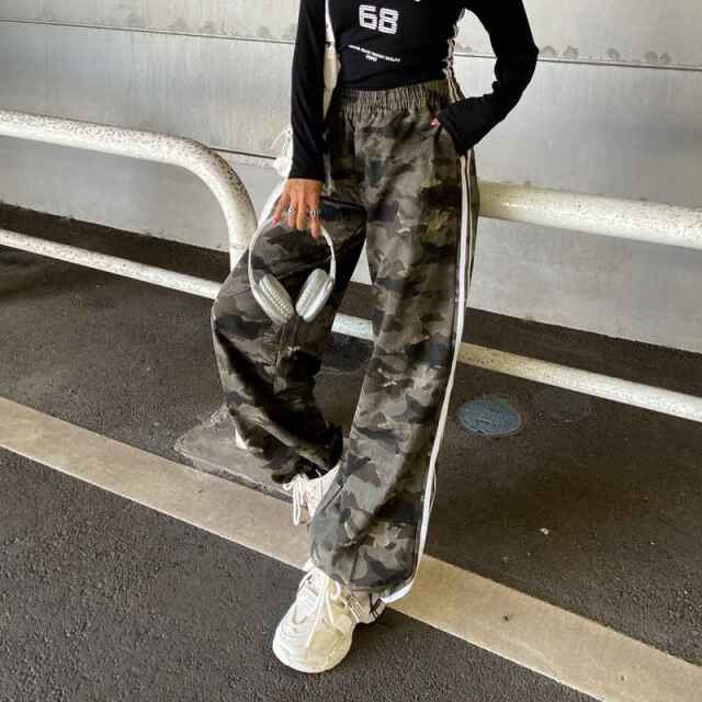 サイドライン柄ワイドパンツ