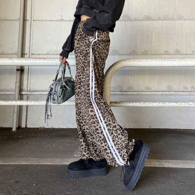 サイドライン柄ワイドパンツ