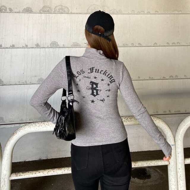 WZIPバックロゴトップス