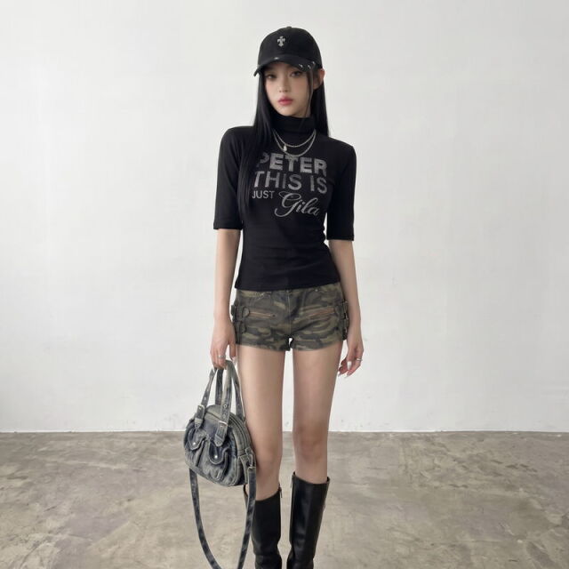 シルバーロゴハイネックトップス
